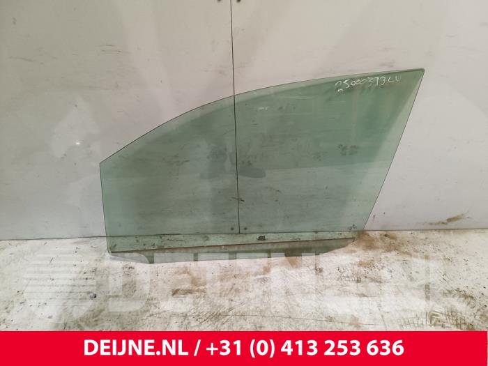 Volkswagen Caddy Door window 2-door, left O269432