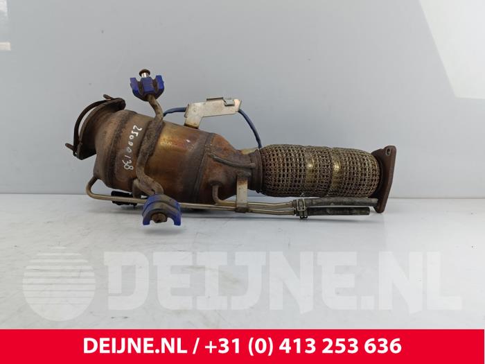 Gebruikte Roetfilter Volvo XC40 (XZ) 1.5 T4 Plug-in Hybrid 12V Prijs € 300,00 Margeregeling aangeboden door van Deijne Onderdelen Uden B.V.