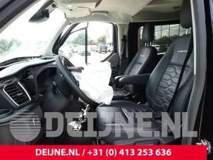 Gebruikte Interieur Bekledingsset Ford Transit Custom 2.0 TDCi 16V Eco Blue 130 Prijs € 4.235,00 Inclusief btw aangeboden door van Deijne Onderdelen Uden B.V.