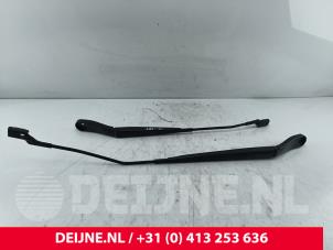 Gebruikte Ruitenwisserarm set Ford Transit Custom 2.0 EcoBlue 136 Prijs € 36,30 Inclusief btw aangeboden door van Deijne Onderdelen Uden B.V.