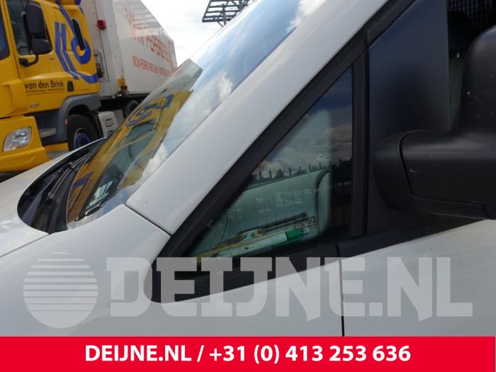 Volkswagen Caddy Quarter light, front left O269561
