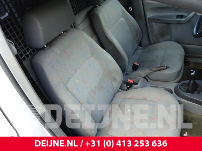 Volkswagen Caddy Sitz rechts O269585