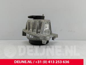 Mercedes V-Klasse Engine mount O269820 photo 3