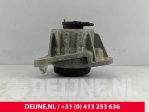 Gebruikte Motorsteun Mercedes V (447.8) 2.1 250 BlueTEC, 250 d 16V Prijs € 18,15 Inclusief btw aangeboden door van Deijne Onderdelen Uden B.V.