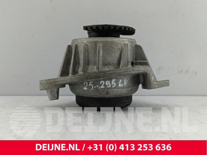 Gebruikte Motorrubber Mercedes V (447.8) 2.1 250 BlueTEC, 250 d 16V Prijs € 24,20 Inclusief btw aangeboden door van Deijne Onderdelen Uden B.V.
