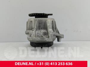 Mercedes V-Klasse Motorsteun O269821 foto 2