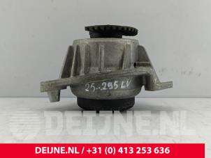 Gebruikte Motorsteun Mercedes V (447.8) 2.1 250 BlueTEC, 250 d 16V Prijs € 24,20 Inclusief btw aangeboden door van Deijne Onderdelen Uden B.V.