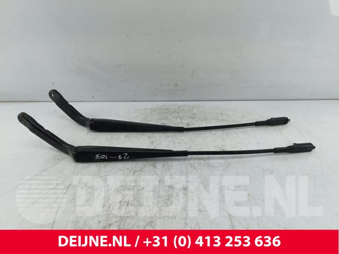 Mercedes Sprinter Ruitenwisserarm set O270010