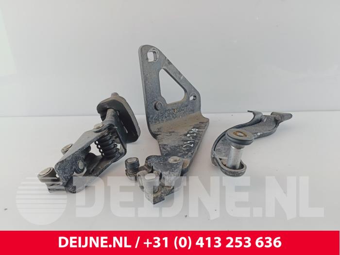 Renault Trafic Schuifdeurrol rechts O270016
