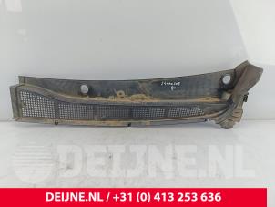 Gebruikte Paravent Citroen Jumpy 2.0 Blue HDI 120 Prijs € 36,30 Inclusief btw aangeboden door van Deijne Onderdelen Uden B.V.