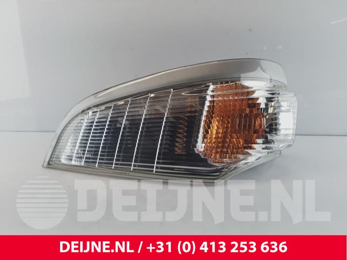 Mitsubishi Canter Richtingaanwijzer links O270065