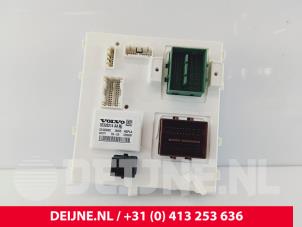 Gebruikte Module Bodycontrol Volvo C40 Recharge (XK) Recharge Twin 78 kWh Prijs € 242,00 Inclusief btw aangeboden door van Deijne Onderdelen Uden B.V.