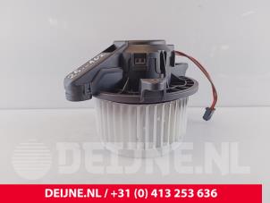 Volvo C40 Heating and ventilation fan motor O270092 photo 2