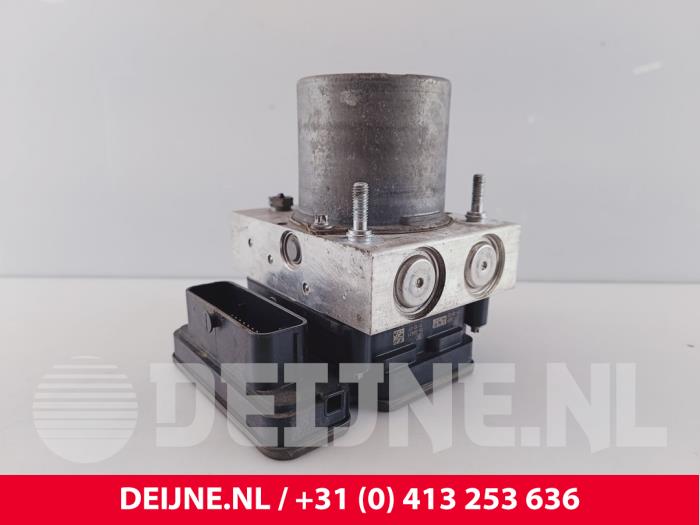 Mercedes V-Klasse ABS Pumpe O270096