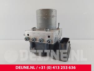 Mercedes V-Klasse ABS pump O270096 photo 2