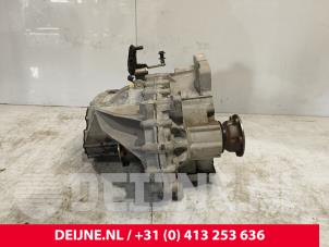 Volkswagen Caddy Gearbox O270133 photo 3