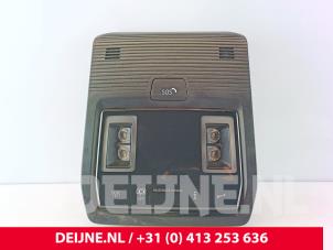 Gebruikte Binnenverlichting voor Volkswagen Caddy Cargo V (SBA/SBH) 2.0 TDI BlueMotionTechnology Prijs € 54,45 Inclusief btw aangeboden door van Deijne Onderdelen Uden B.V.