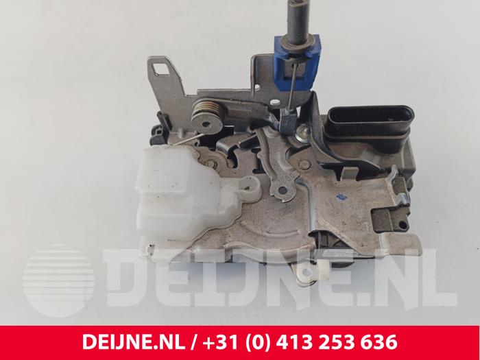 Lynk & Co 01 Deurslot Mechaniek 4Deurs links-voor O270232