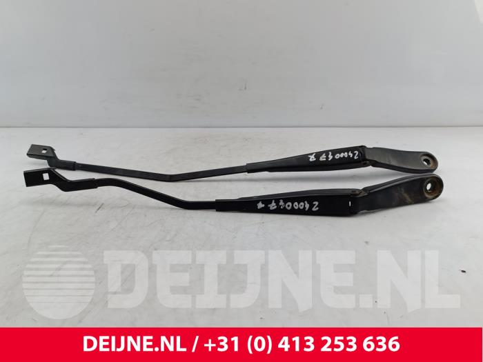 Volvo V40 Ruitenwisserarm set O270349