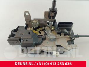 Volvo XC90 Türschlossmechanik 4-türig links vorne O270485 foto 2