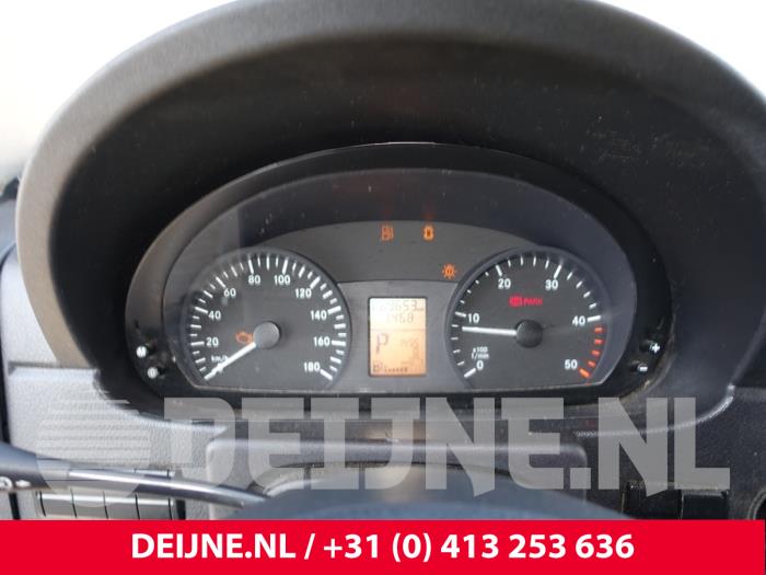 Mercedes Sprinter Tacho - Kombiinstrument KM O270592