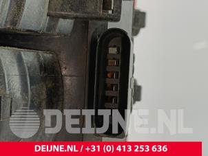 Volkswagen Transporter Taillight, left O270646 photo 3