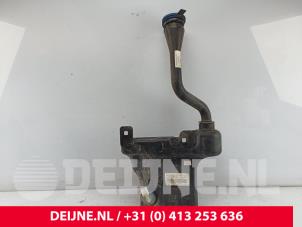Mercedes V-Klasse Front windscreen washer reservoir O270774 photo 2