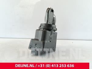 Porsche Cayenne Kontaktslot+Sleutel O270915 foto 2