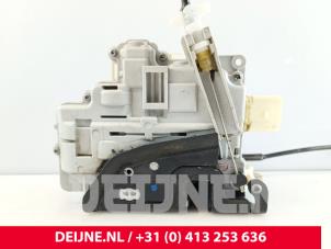 Porsche Cayenne Türschlossmechanik 4-türig links vorne O270962 foto 3
