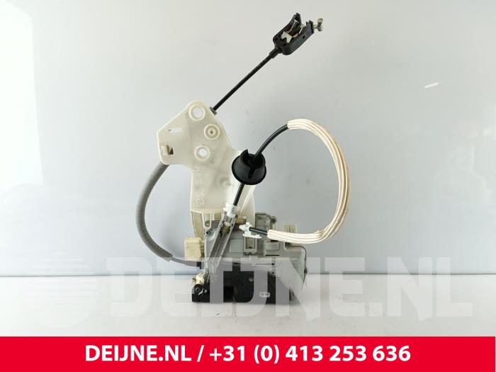 Porsche Cayenne Türschlossmechanik 4-türig rechts vorne O270968