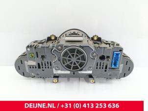 Porsche Cayenne Odometer KM O270872 photo 2