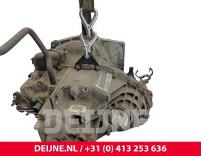 Renault Master Versnellingsbak O270975 foto 3