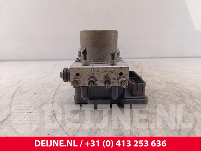 Gebruikte ABS Pomp Iveco New Daily VI 33S14, 35C14, 35S14 Prijs € 308,55 Inclusief btw aangeboden door van Deijne Onderdelen Uden B.V.