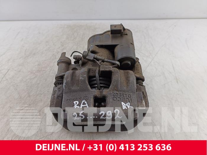 Iveco New Daily Remklauw (Tang) rechts-achter O271101