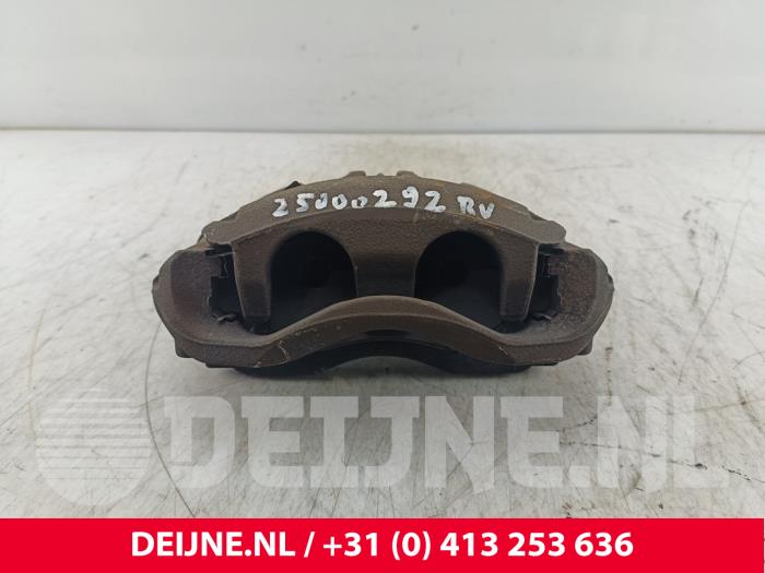 Iveco New Daily Remklauw (Tang) rechts-voor O271102