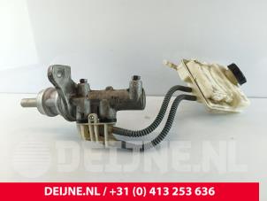 Gebruikte Hoofdremcilinder Mercedes V (447.8) 2.1 250 BlueTEC, 250 d 16V Prijs € 42,35 Inclusief btw aangeboden door van Deijne Onderdelen Uden B.V.