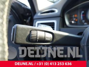 Volvo V70 Steering column stalk O271163 photo 2