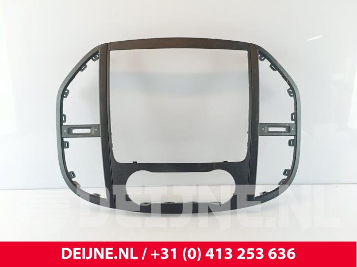 Mercedes Vito Radiotrim O271325