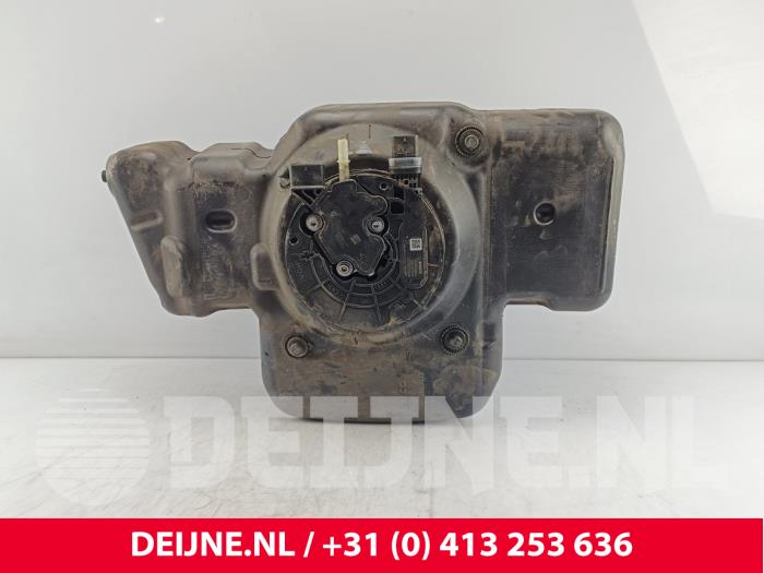 Gebruikte Ureumreservoir Iveco New Daily VI 33S14, 35C14, 35S14 Prijs € 544,50 Inclusief btw aangeboden door van Deijne Onderdelen Uden B.V.