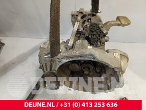 Volkswagen Caddy Versnellingsbak O271342 foto 2