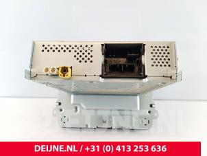 Volkswagen Caddy Display Multi Media regelunit O271378 foto 3