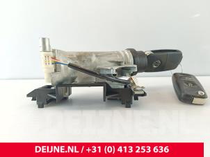 Volkswagen Caddy Ignition lock + key O271390 photo 2