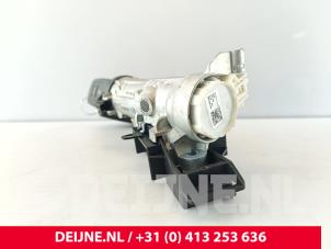 Volkswagen Caddy Ignition lock + key O271390 photo 3