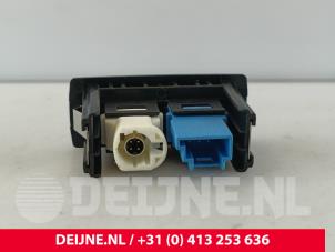 Mercedes Vito AUX / USB-Anschluss O271559 foto 2
