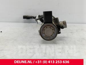Mercedes Sprinter Fuel injector nozzle O271564 photo 3