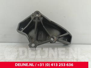 Gebruikte Motorrubber Ford Transit 2.0 TDCi 16V Eco Blue 105 Prijs € 24,20 Inclusief btw aangeboden door van Deijne Onderdelen Uden B.V.