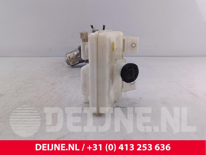 Nissan NV200 Master cylinder O271598