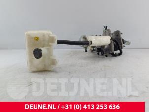 Nissan NV200 Master cylinder O271598 photo 2