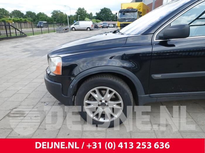 Volvo XC90 Kotflügel links vorne O271652