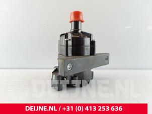 Seres 3 Zusätzliche Wasserpumpe O271767 foto 3